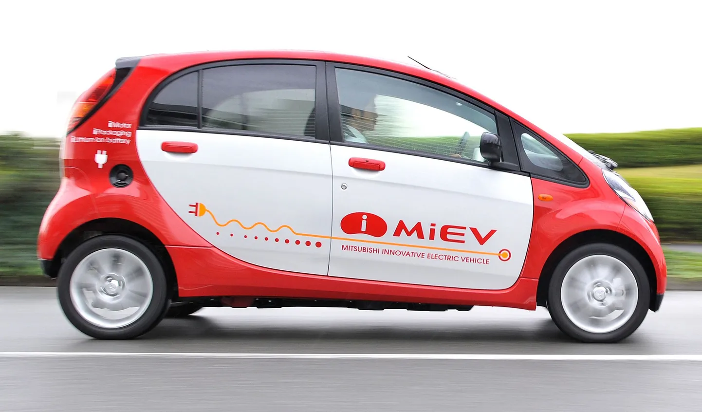 Электромобиль Mitsubishi iMiev.