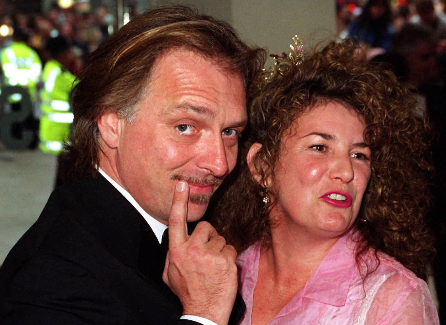 Rik Mayall ja tema abikaasa Barbara 2000. aasta mais