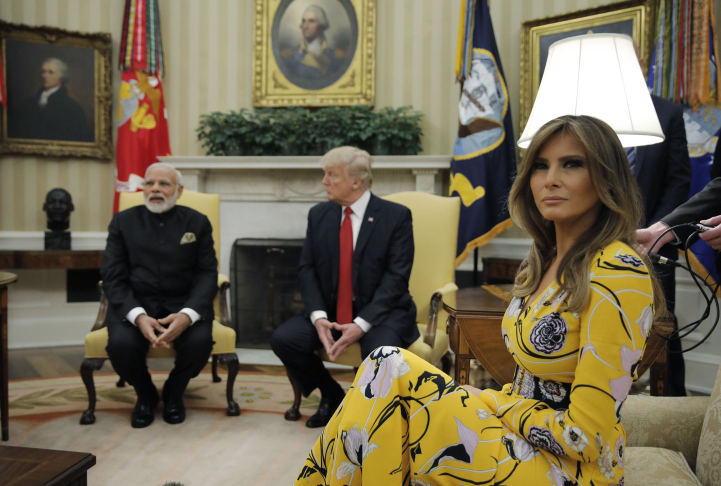 Donald Trump (keskel), Melania Trump ja India peaminister Narendra Modi