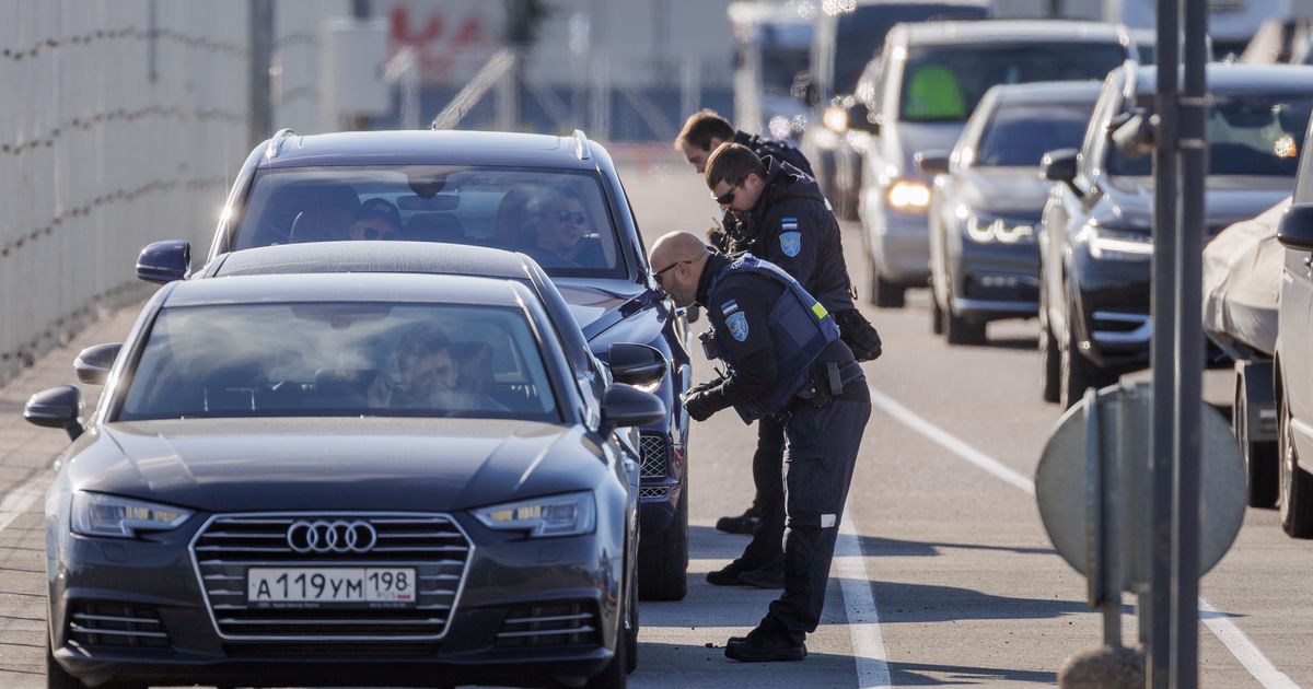 Galerii Politsei Kontrollis Sadamas Vene Numbrim Rgiga S Idukeid