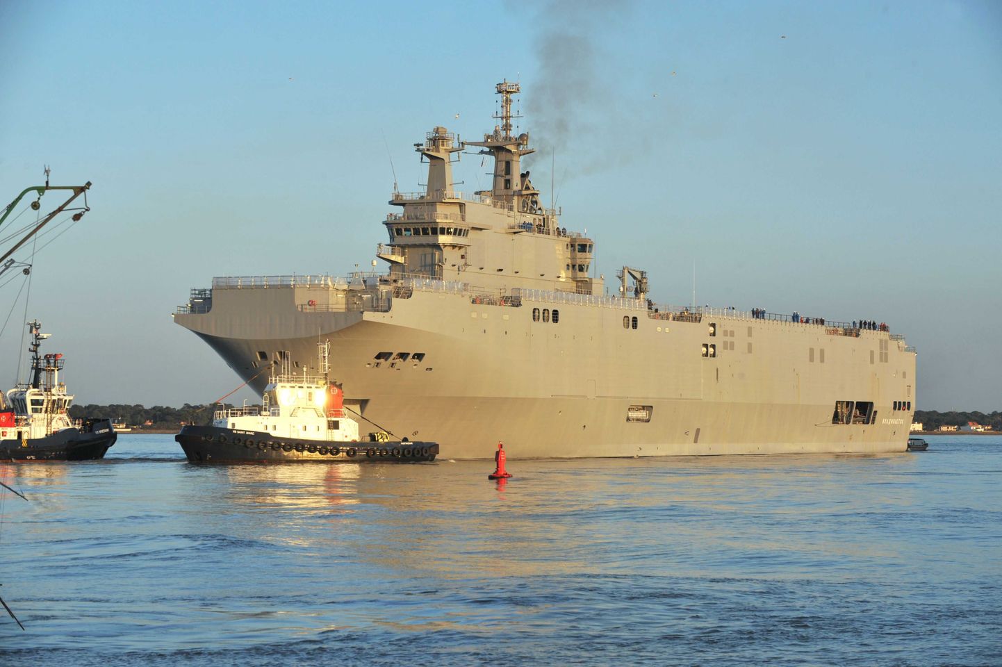 Mistral-klassi sõjalaev Vladivostoki sadamas.
