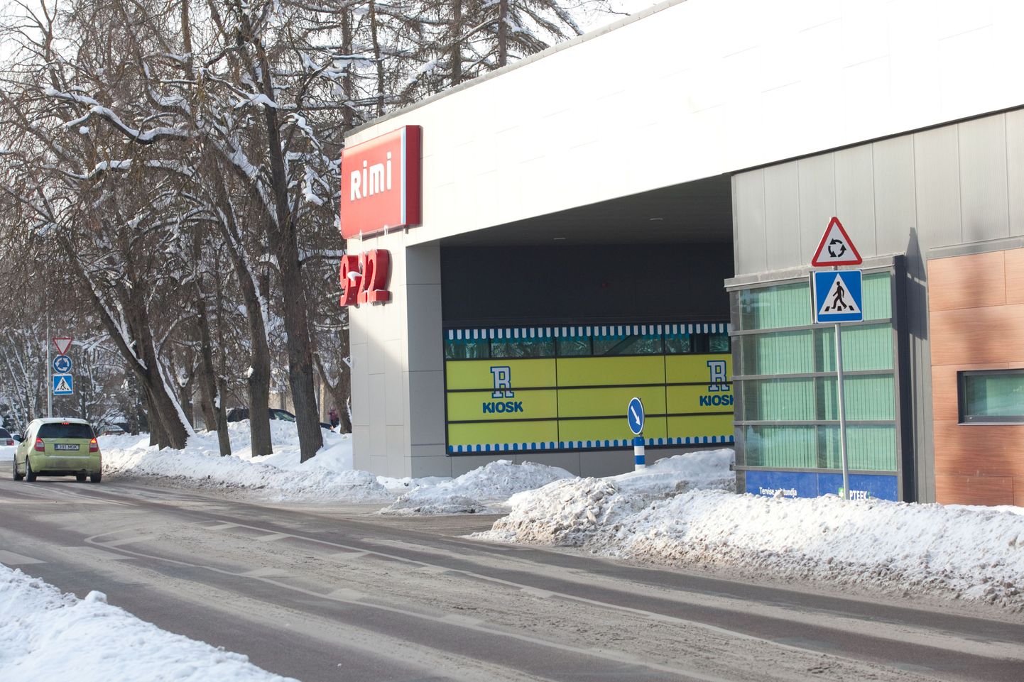 Rakveres Tallinna tänaval asuv Rimi supermarket.