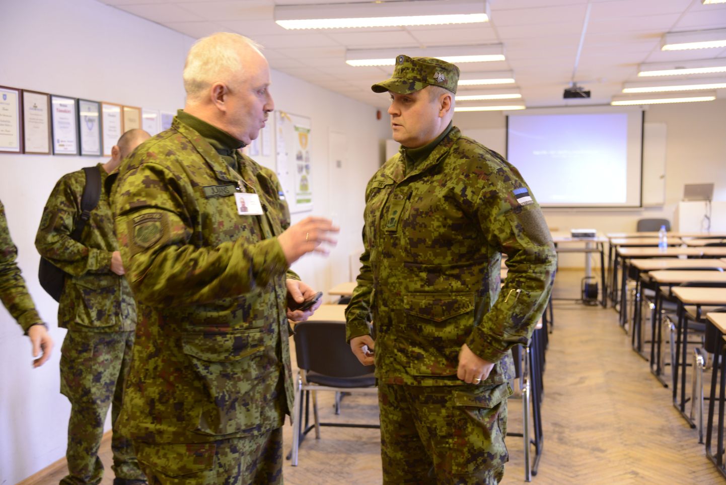 Kaitseliidu Lääne maleva pealik major Arnold Juhans ja kaitseväe juhataja brigaadikindral Riho Terras.