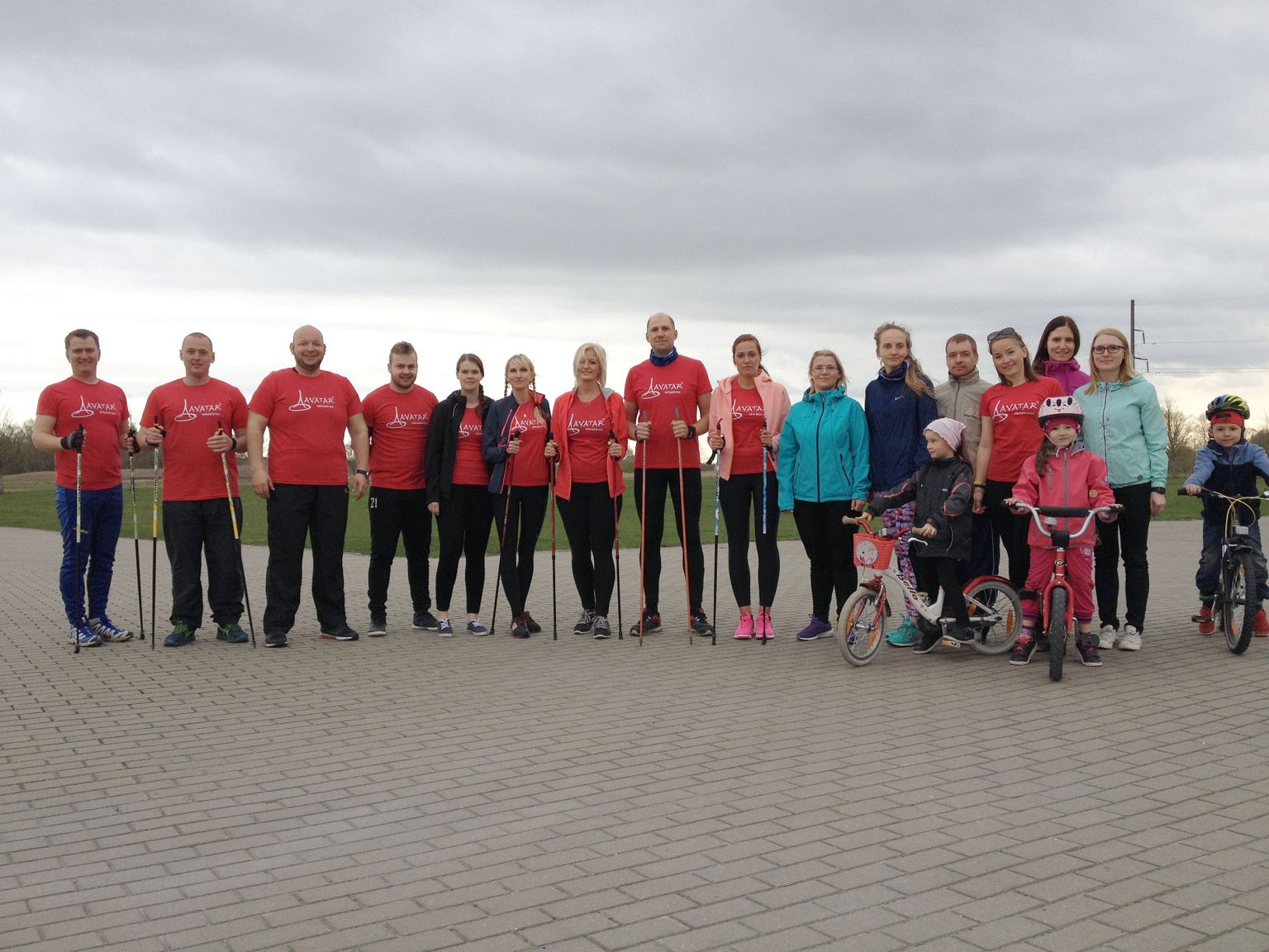 Esmaspäeva, 15. mai õhtul alustas ettevõtlikke noori ühendava JCI eestvõttel hulk tartlasi sammulugemiskampaaniat. Teele mindi Annelinna spordimaja juurest. Võimalikult palju samme püütakse kokku lugeda nädala lõpuni.