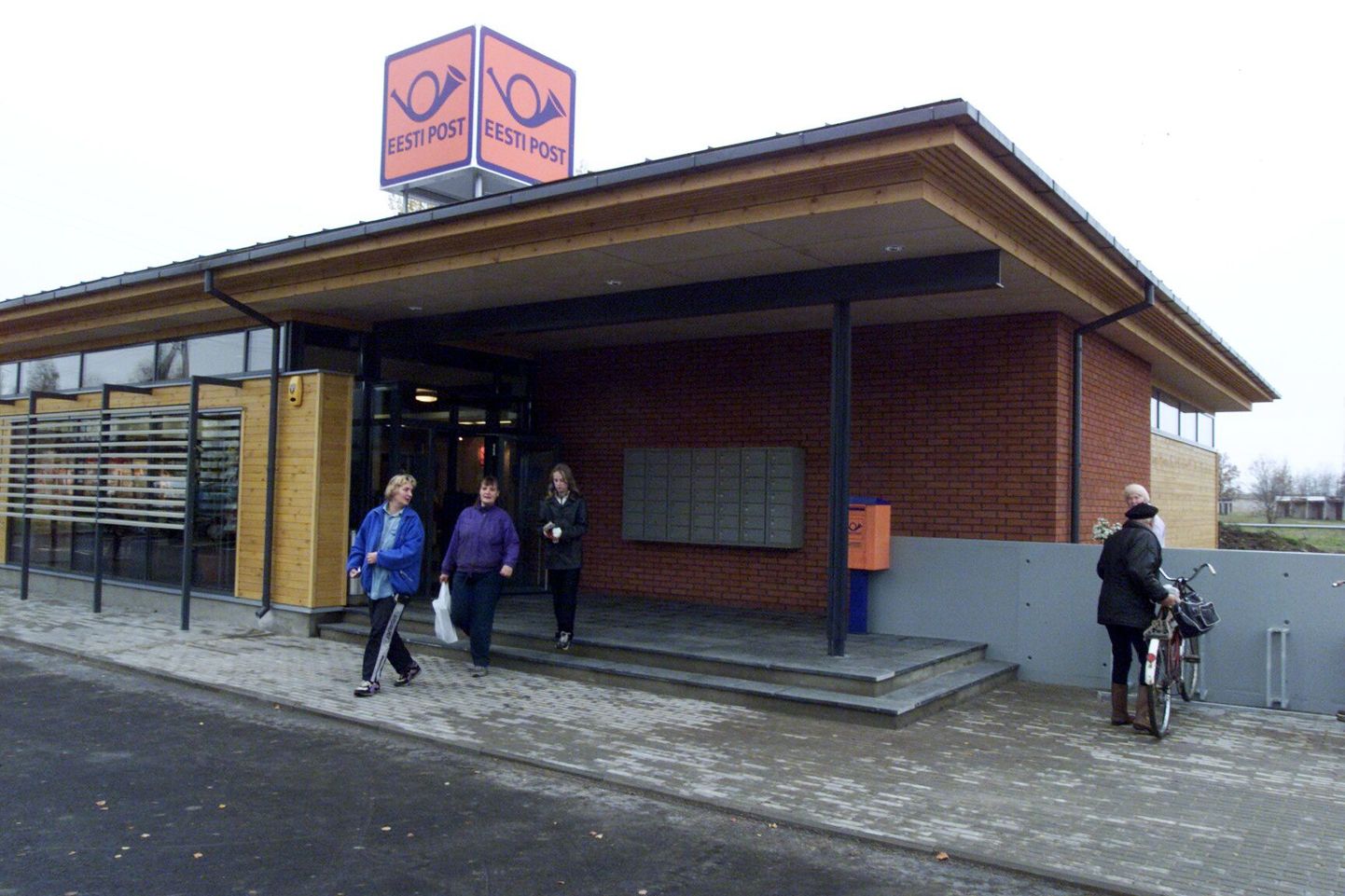 Vändra postimaja avati 2001. aastal.