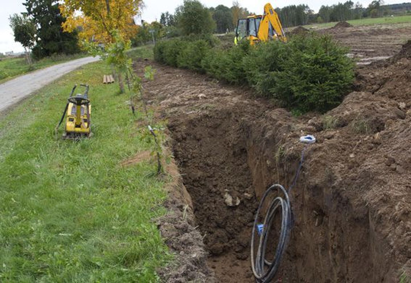 Juba paar nädalat käib Laekvere lähedal kanalisatsiooni- ja veetorustike uuendamine.