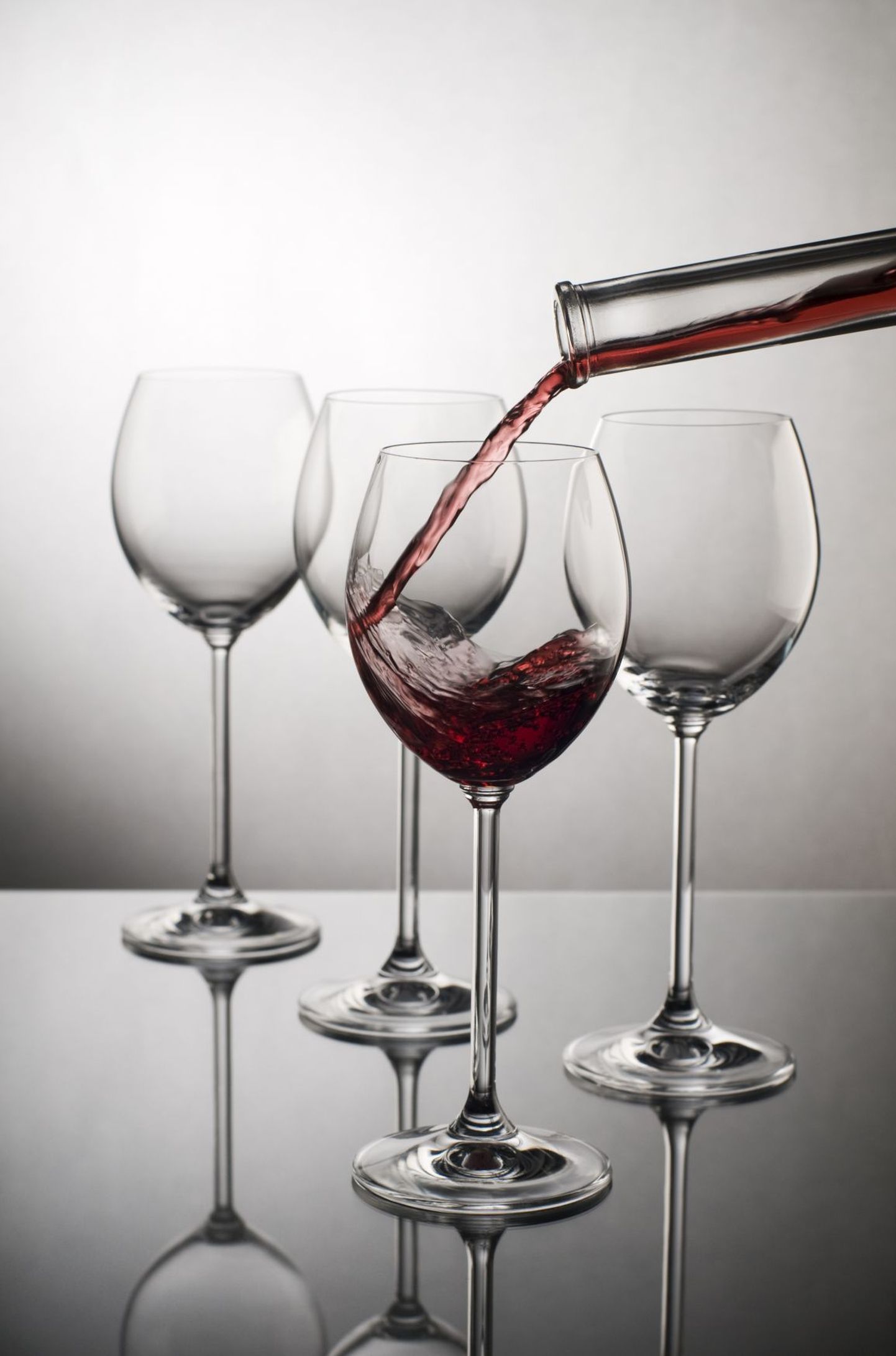 Veiniklaasi suurus mõjutas inimese tarbimisharjumusi.