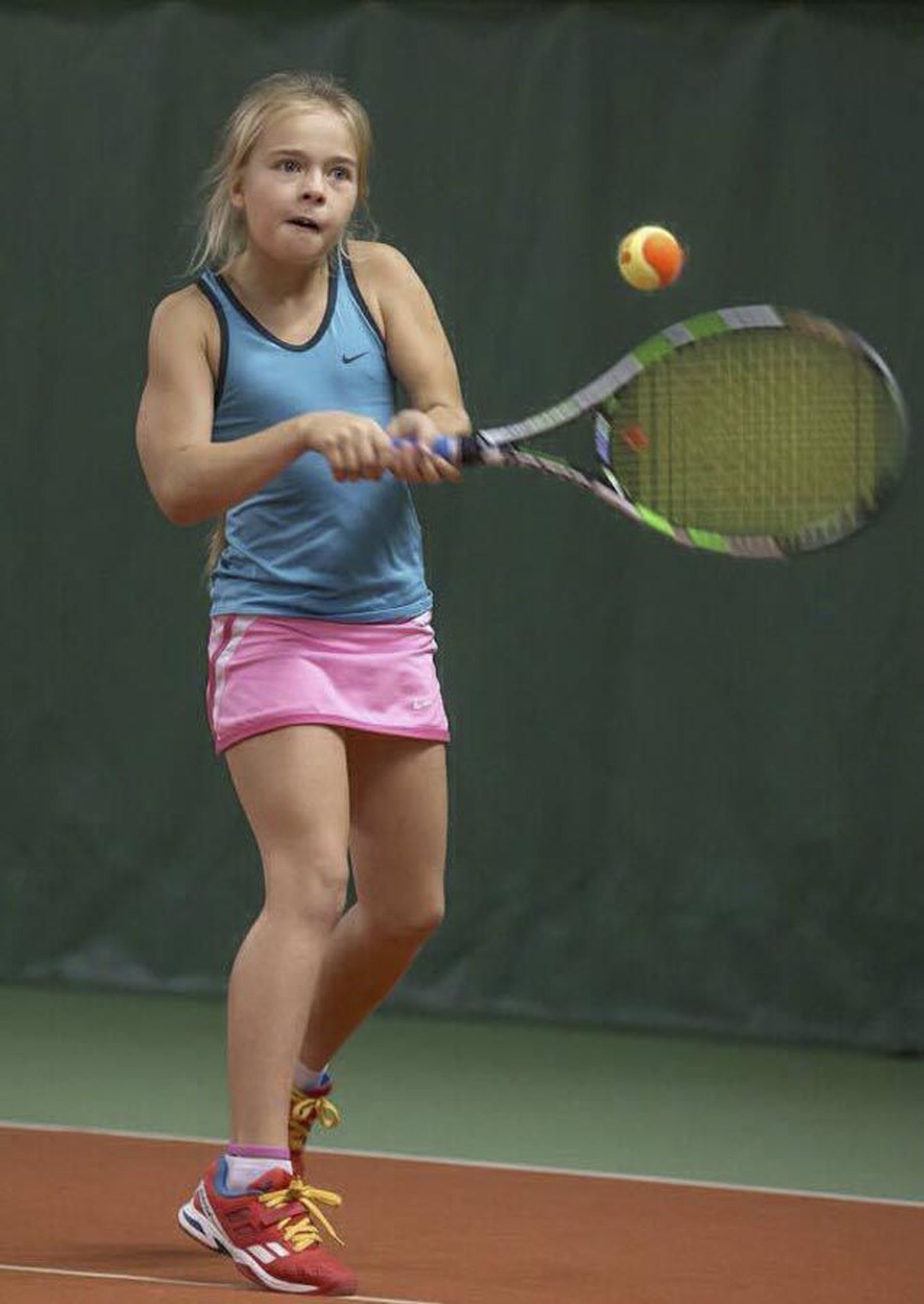 Brit Martin võttis Pärnus peetud alla 10-aastaste tütarlaste tenniseturniiri üksikmängu võidu.