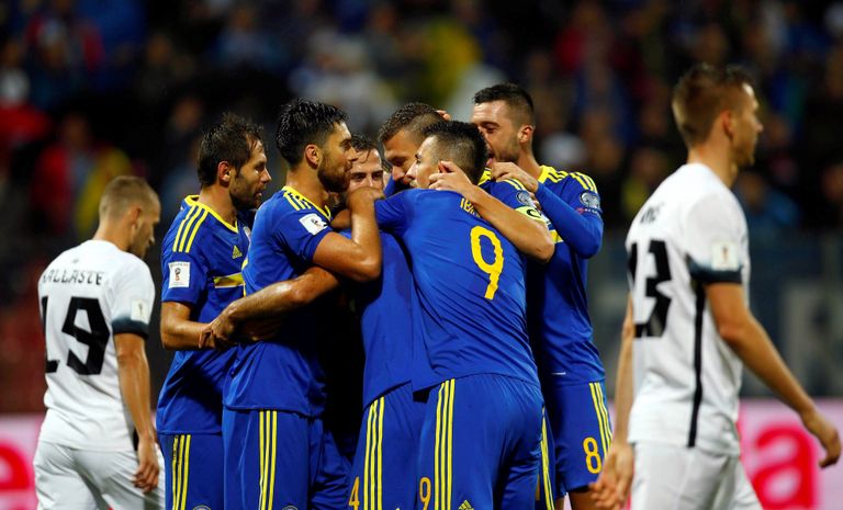 Bosnia ja Hertsegoviina mängijad väravat tähistamas / Scanpix