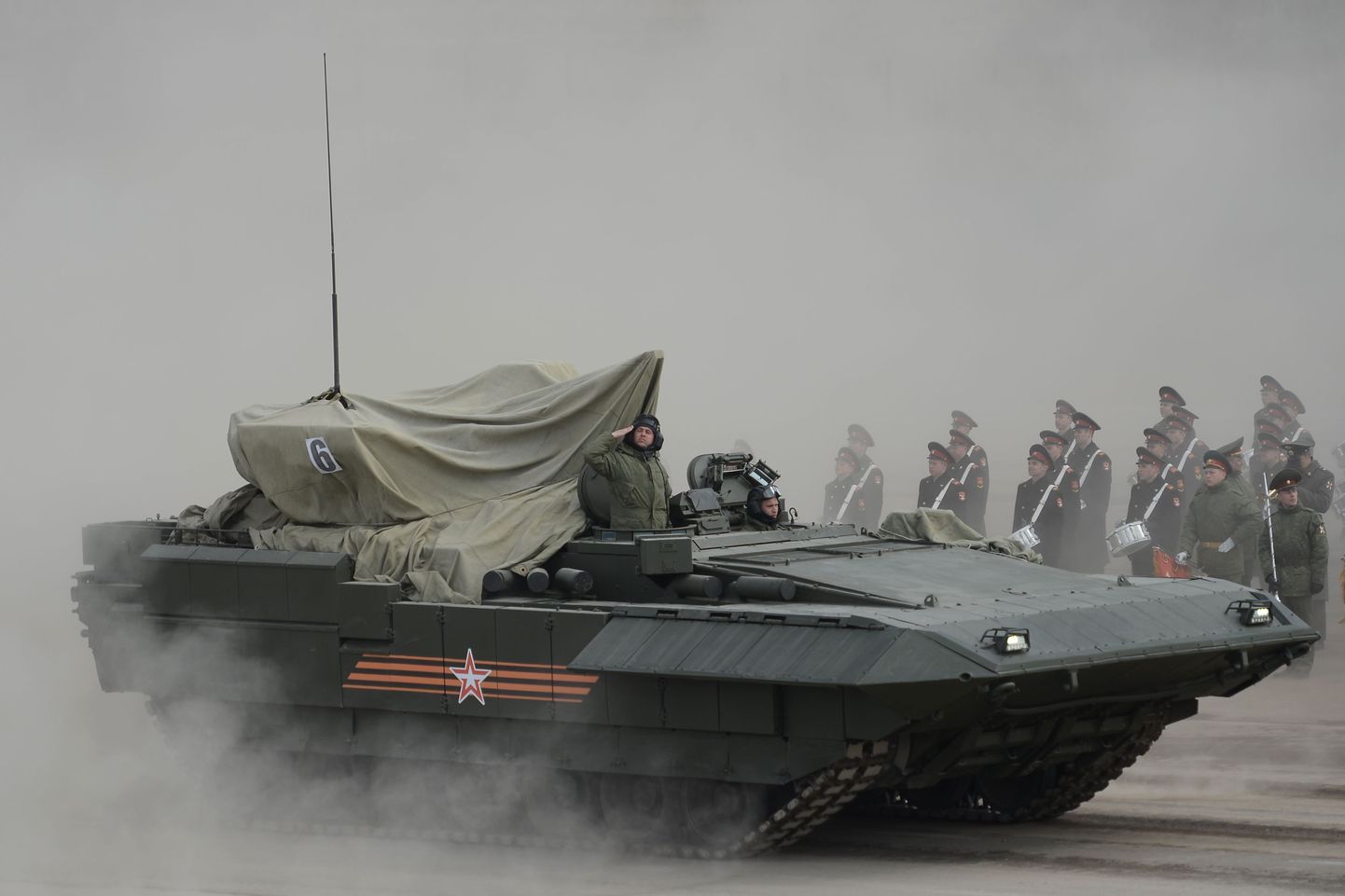 Armata tank Moskva lähedal Alabino sõjaväebaasis 9. mai paraadi harjutusel.