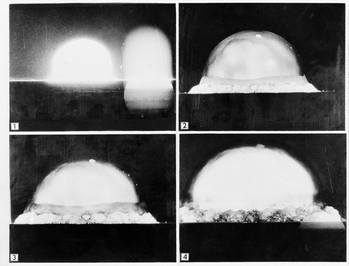 Фотографии с испытания ядерной бомбы в Аламогордо, в Мексике в 1945 году.