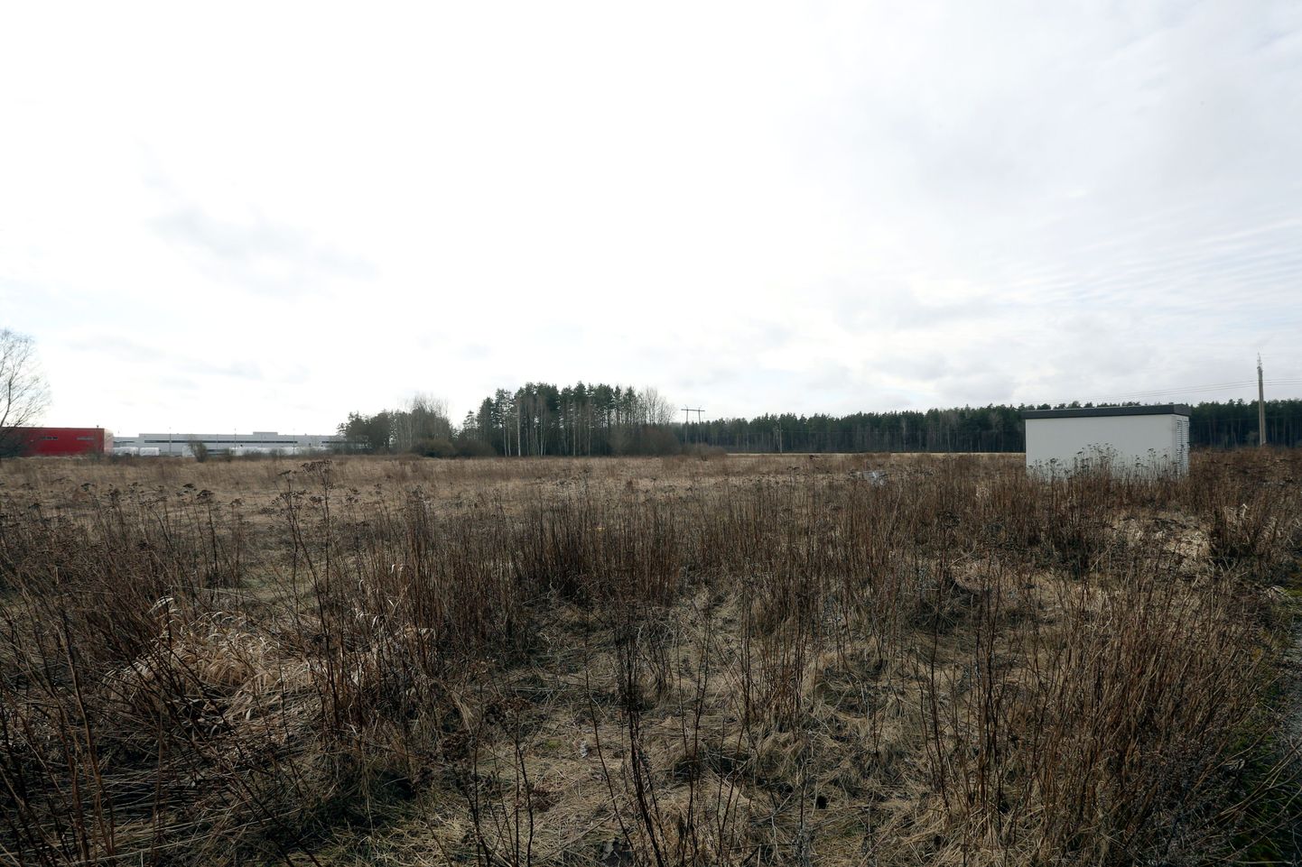 Hiljemalt kahe aasta pärast hakkab Ravila tööstuspargi neil seni kasutuseta kruntidel tööle Rand ja Tuulberg Grupi majaelementide tehas. Ettevõte tasub Tartu linnale sellest tööstuspargist soetatava veidi üle 2,2 hektari maa eest 50 aasta jooksul.