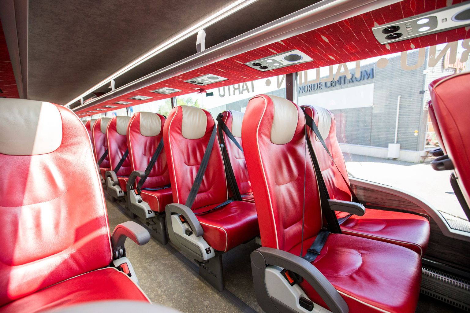 Selliste istmetega buss hakkab konkureerima juba käigus olevatega.