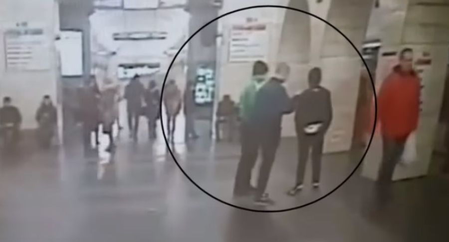 Милиция задержала устроивших драку с нунчаками в метро Петербурга Милиция задержала устроивших драку с нунчаками в метро Петербурга