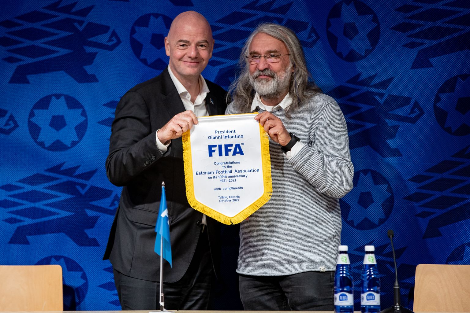 FIFA presidendi Gianni Infantino ja Eesti Jalgpalli Liidu presidendi Aivar Pohlaku ühine pressikonverents.