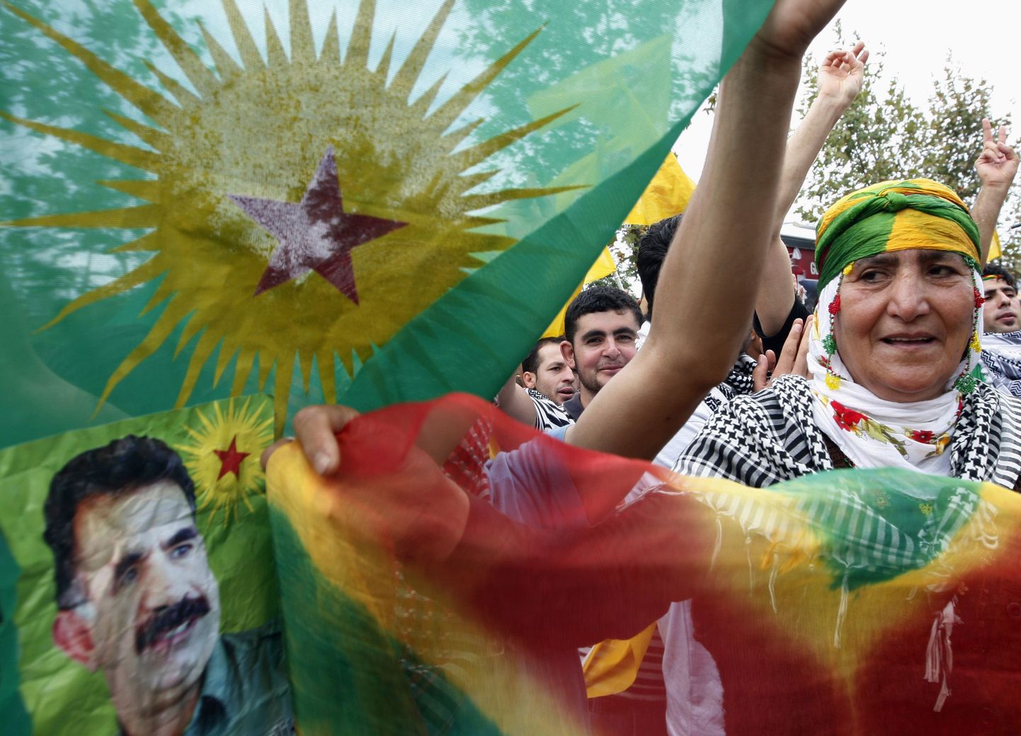 Kurdi meeleavaldajad Istanbulis.