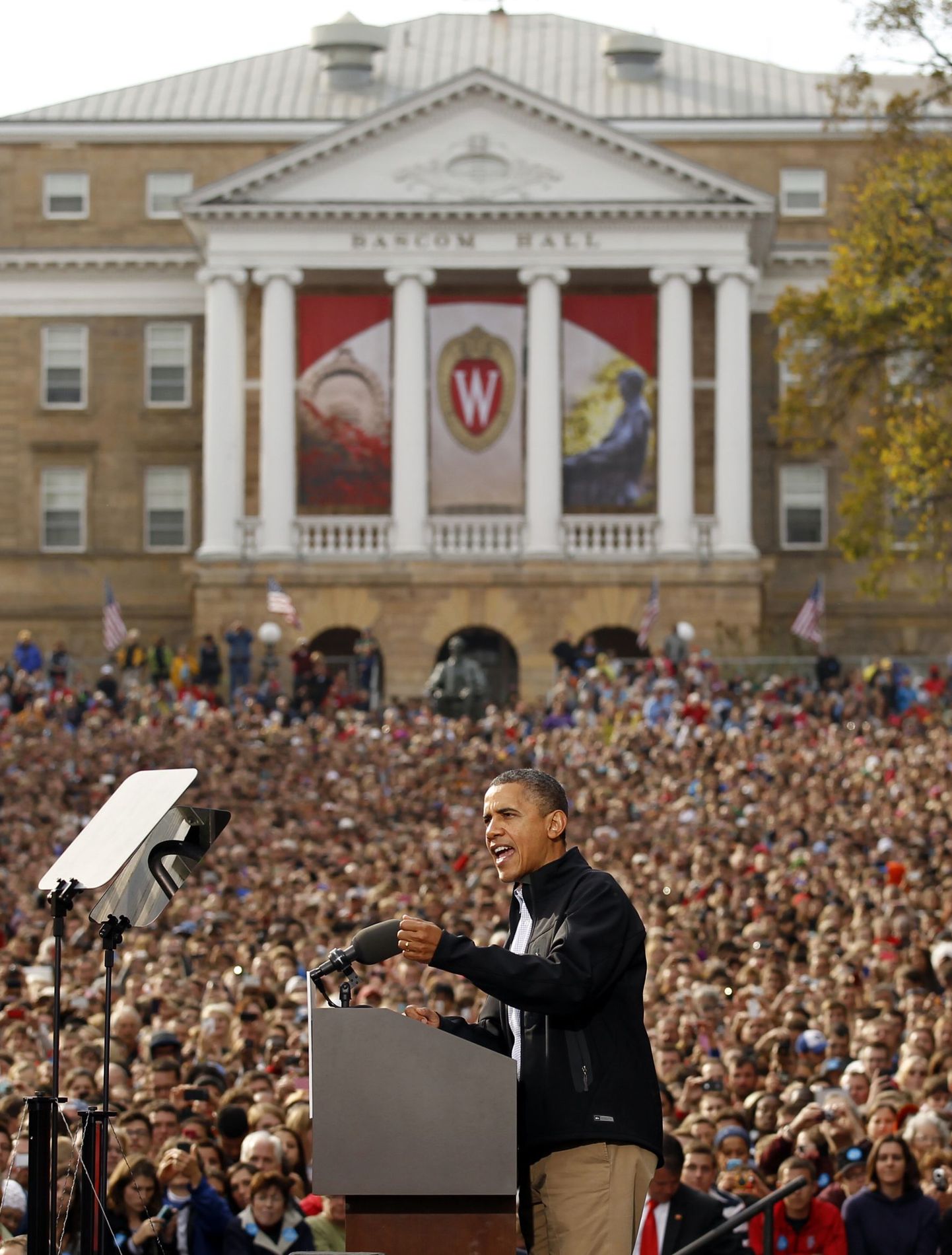 Barack Obama esines 4. oktoobril Madisonis (Wisconsin) valimiskampaania raames ligi 30 000 inimesele.
