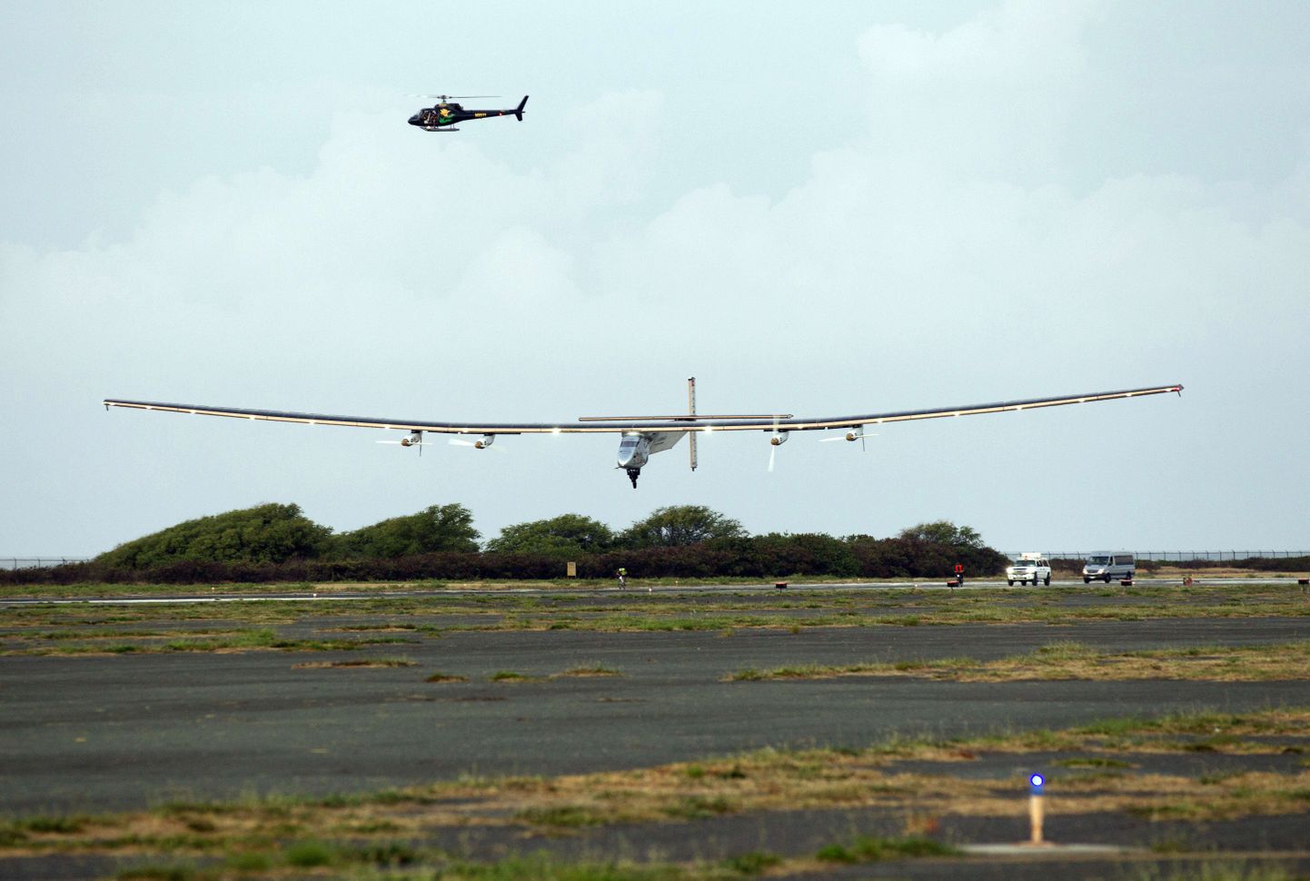 Päikeselennuk Solar Impulse 2 maandus Hawaiil.
