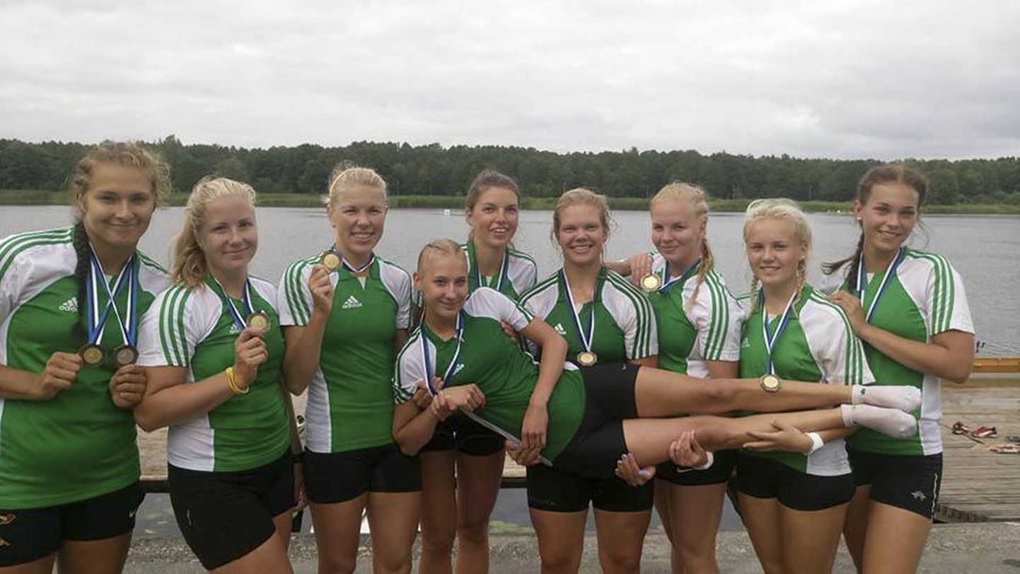Viljandi sõudeklubi naiskond võitis Eesti meistrivõistluste kaheksapaatide mõõduvõtul kuldmedali.