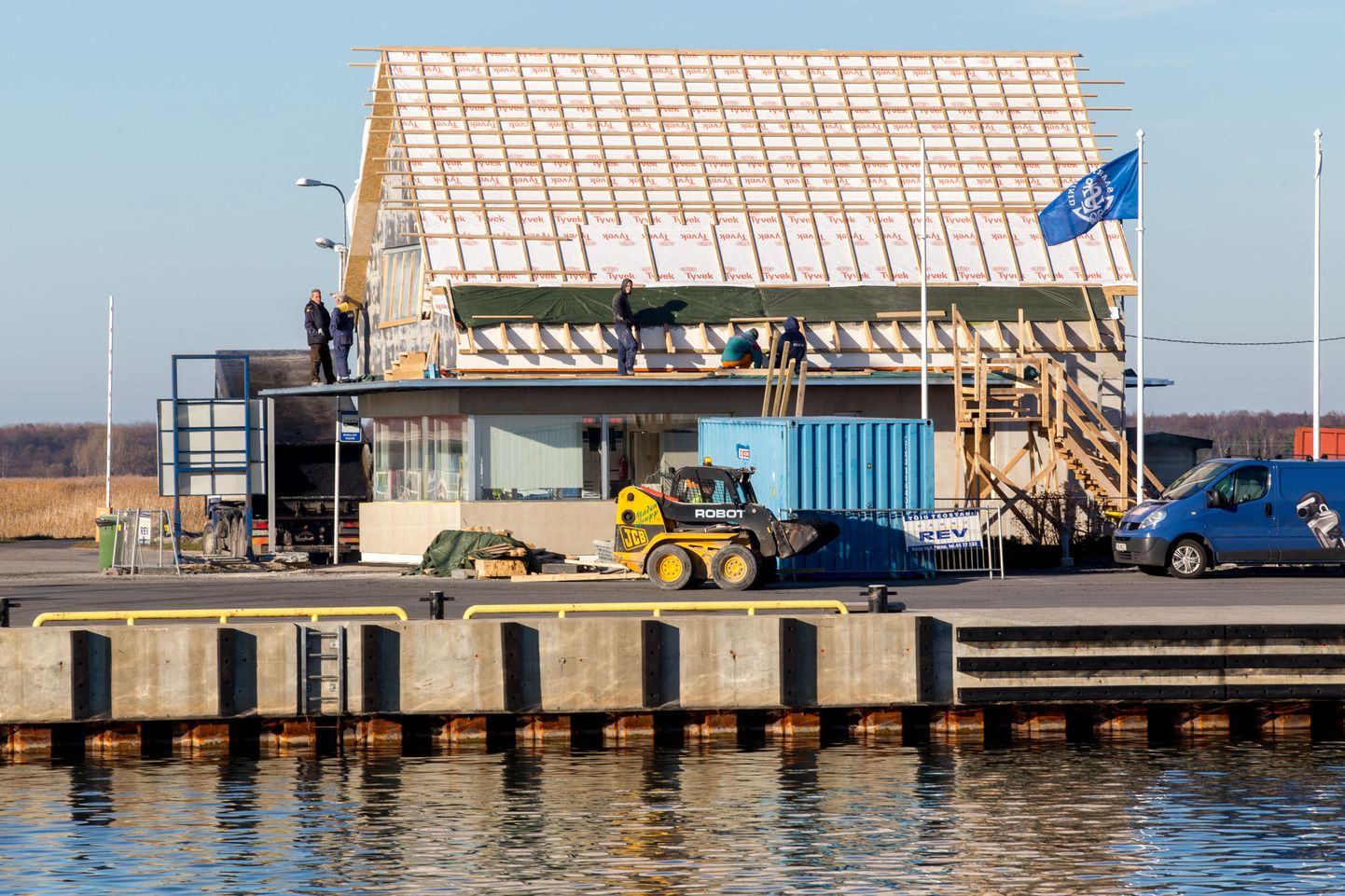 Oktoobris oli Munalaiu sadama hoone renoveerimine veel pooleli.