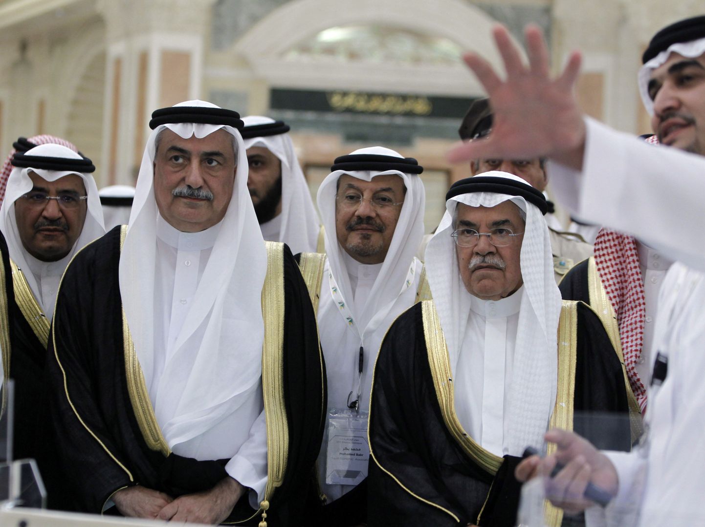 Saudi Araabia nafatminister Ali al-Naimi (paremal) rahandusminister Ibrahim al-Assaf (vasakul) Rahvusvahelise energiaantuuri (IEA) konverentsil.