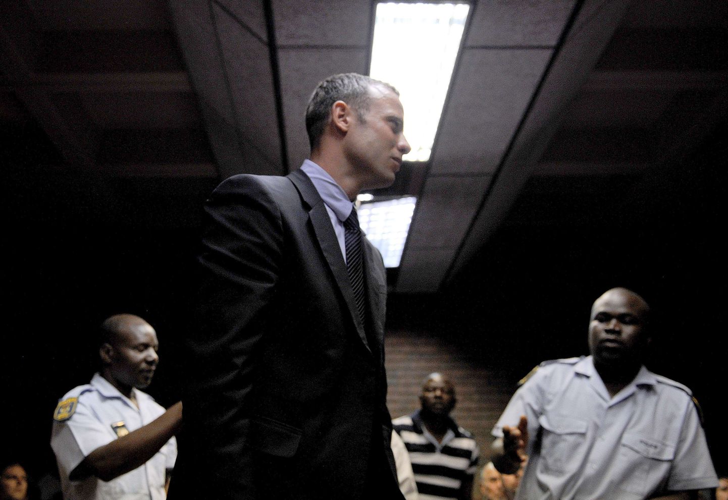 Elukaaslase mõrvas süüdistatav Oscar Pistorius astus kohtu ette.