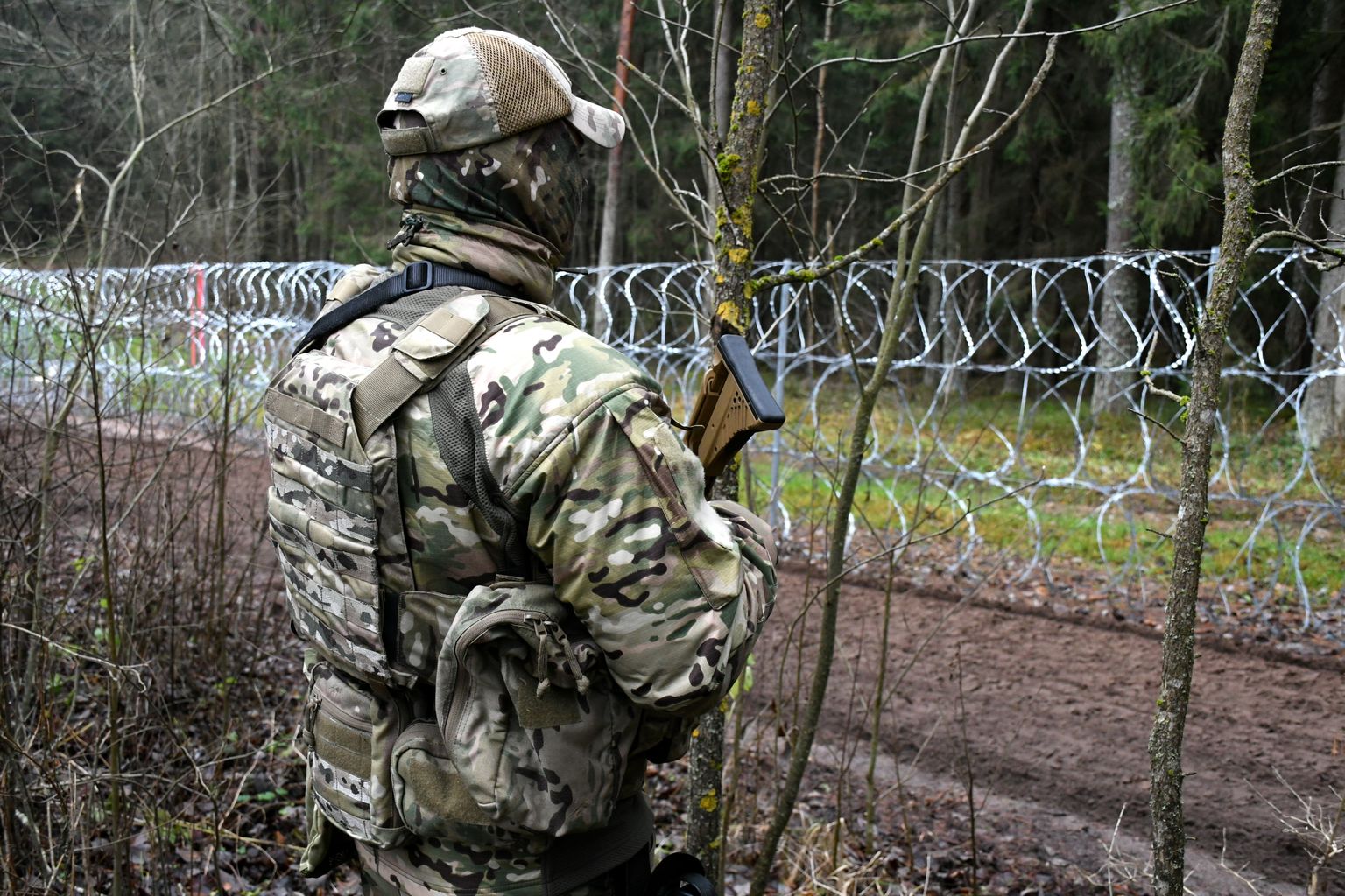 Пограничники на границе Латвии и Беларуси возле Каплавы.