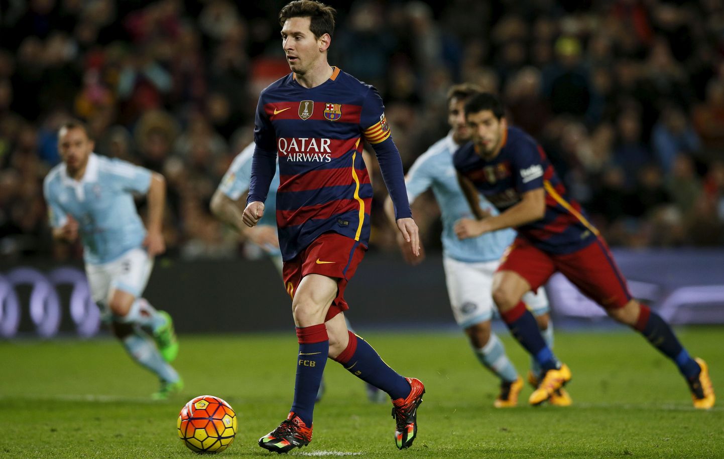 Lionel Messi (esiplaanil) ja Luis Suarez lõid värava, mis läheb ajalukku