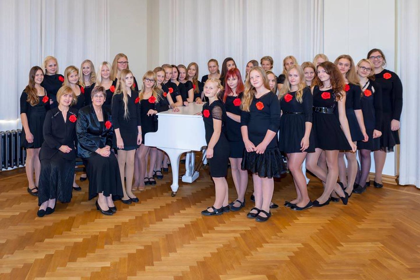 Tartus toimunud nais- ja neidudekooride võistulaulmisel teenisid Järvamaa laulutüdrukud B-kategooria kooride arvestuses viienda koha.