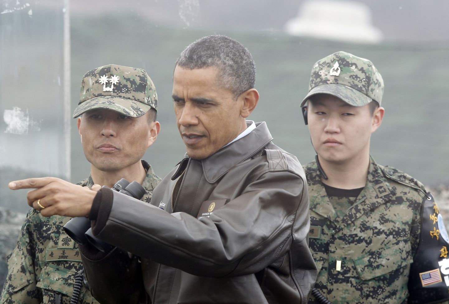 USA president Barack Obama Lõuna- ja Põhja-Korea piiril Bonifase sõjaväebaasis.