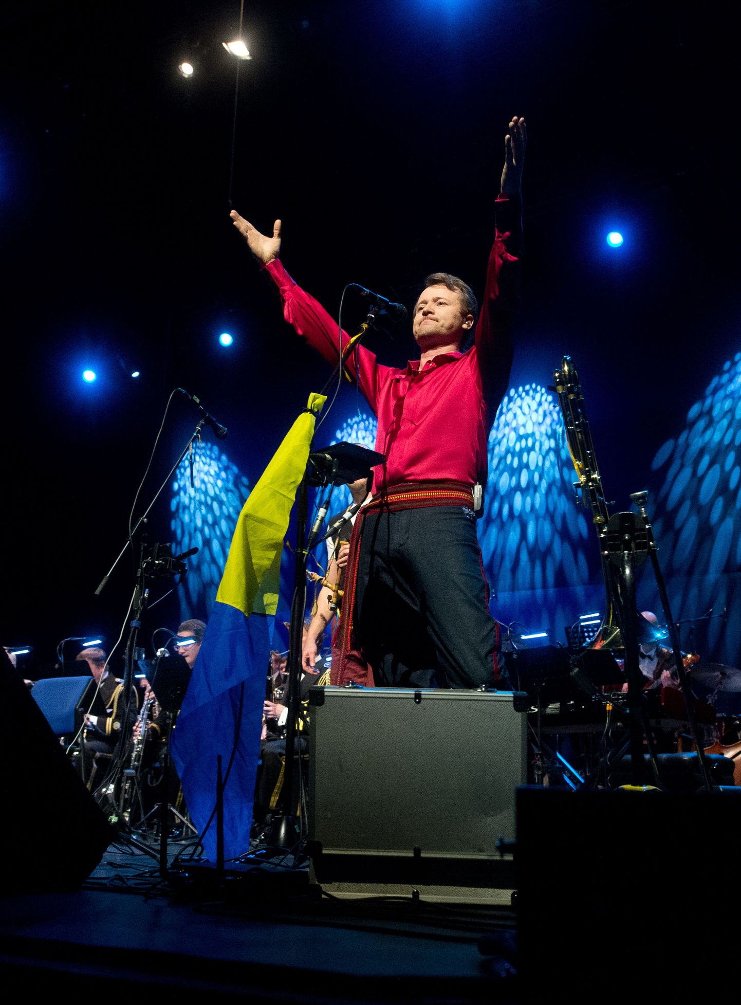 Emotsionaalse ülesastumisega kutsus Svjata Vatra solist Ruslan Trochinskyi publikut üles toetama ukrainlaste vabaduspüüdlusi ja mälestama hukkunuid.