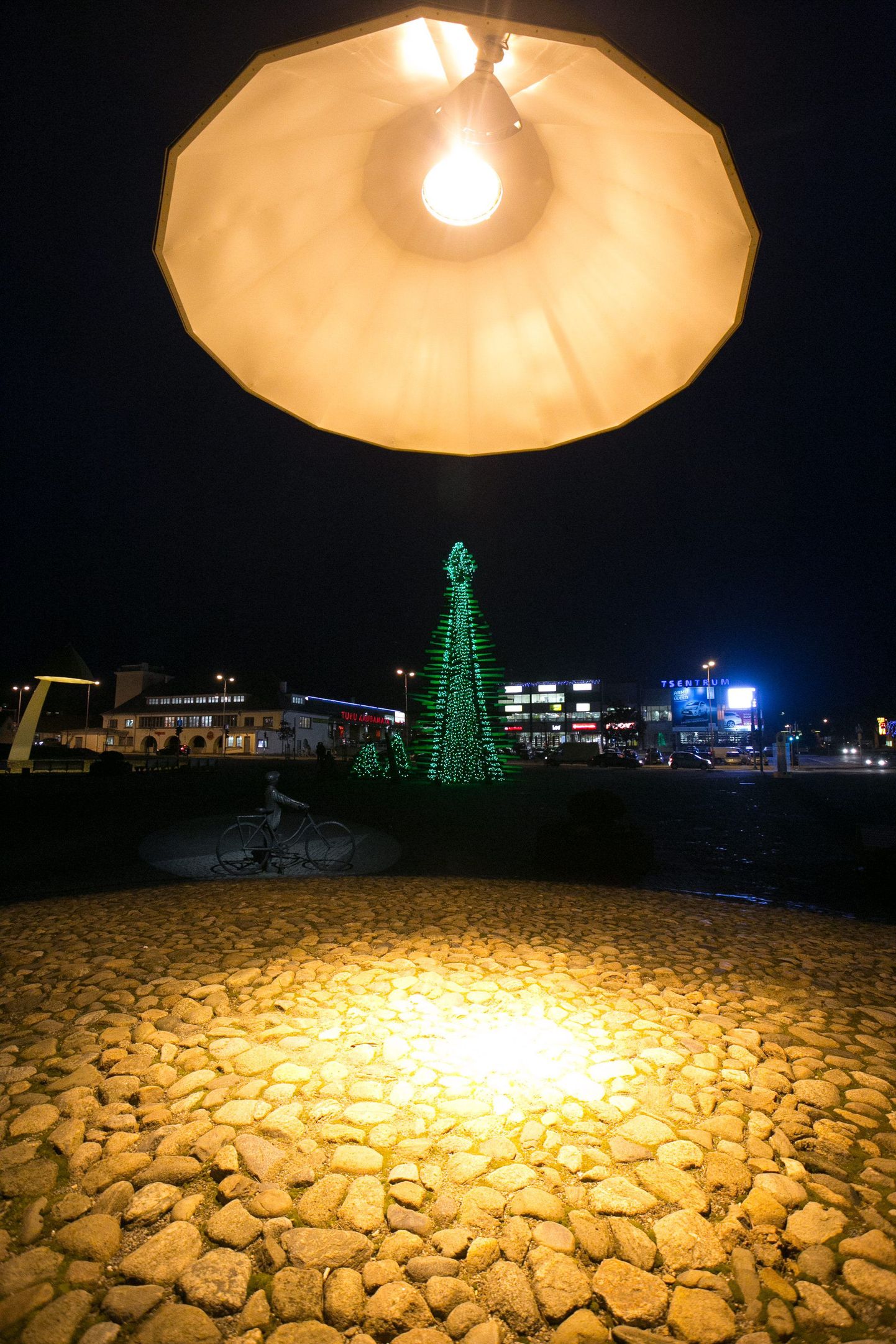 Rakvere jõulupuu valiti maailma 14 erilisima sekka.