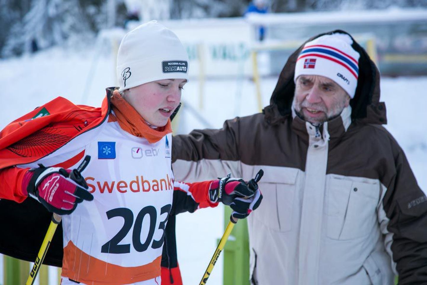 Anni Jalakas ja tema isa Aksel Jalakas. Anni oli Viru suusamaratonil N15-klassis kiireim naine.