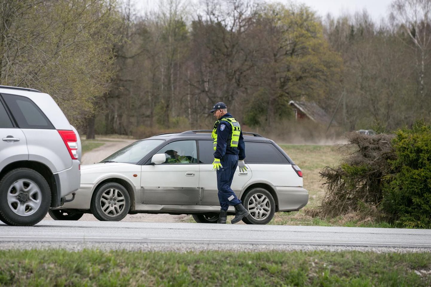 Kui sõidate Tallinna–Tartu maanteel kiirusega 132 km/h (nagu eelmisel nädalal üks Subaru juht tegi, vt kiirusmõõdiku pilti), võite olla üsna kindel, et kohtute kiirust mõõtvate korrakaitsjatega.