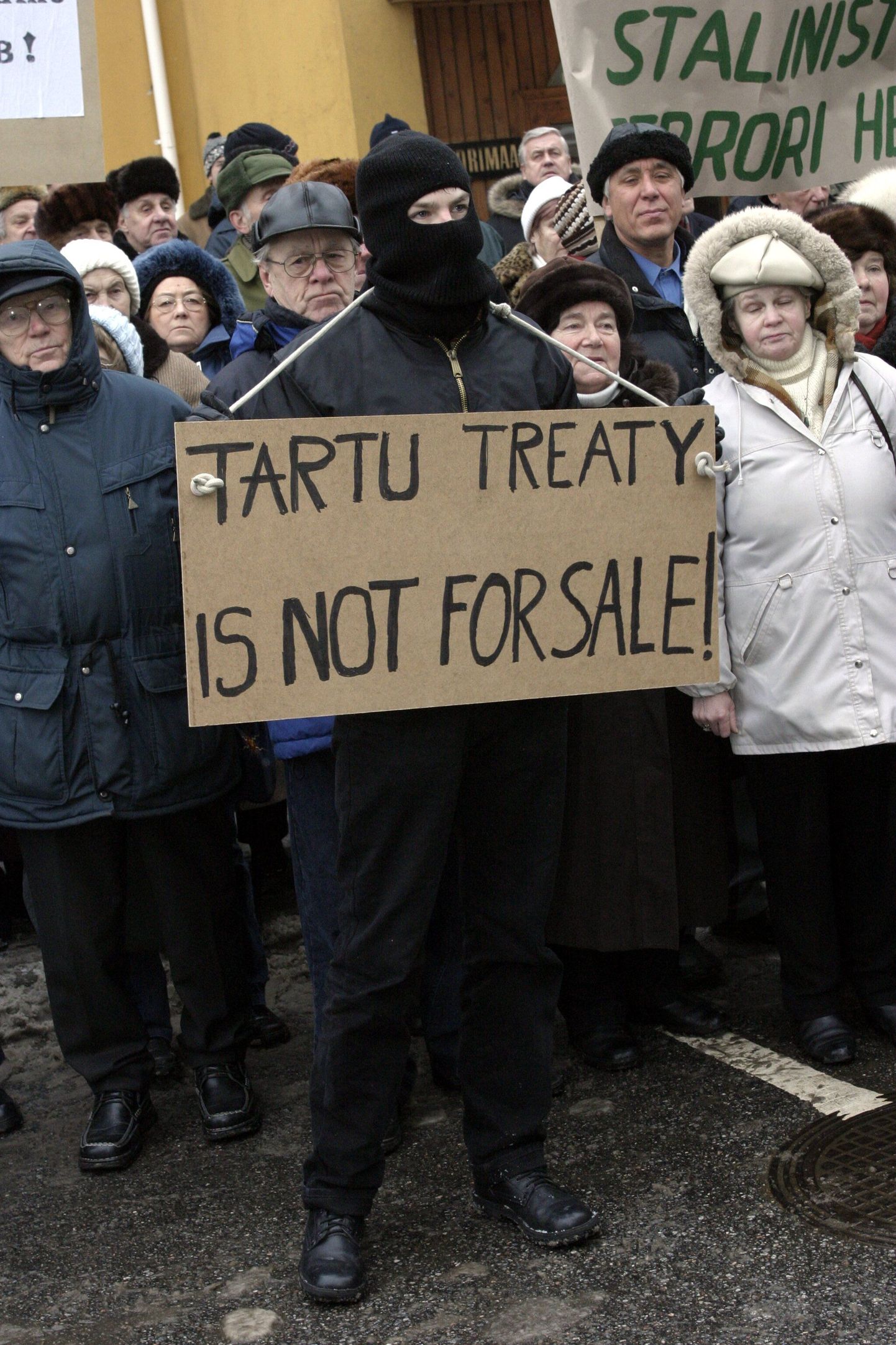 «Тартуский мирный договор не продается!»: с 2005 года лозунги противников договора о границе в его нынешнем виде не изменились.