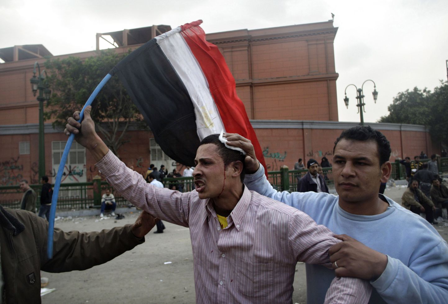 Беспорядки в Египте продолжаются.