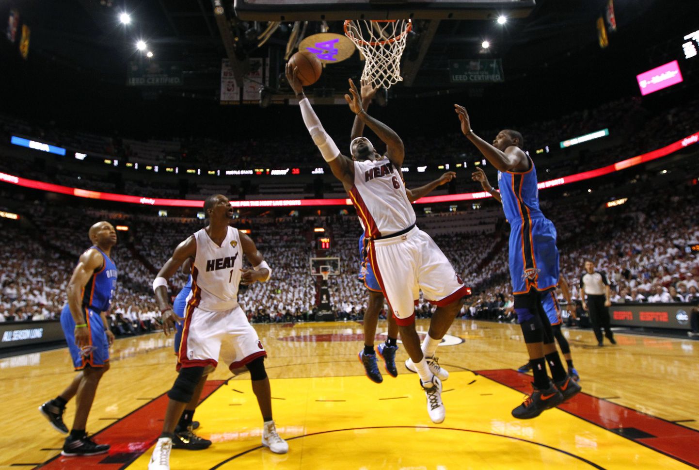 Miami Heat alistas Oklahoma City Thunderi ja on NBA meistritiitlist ühe võidu kaugusel.