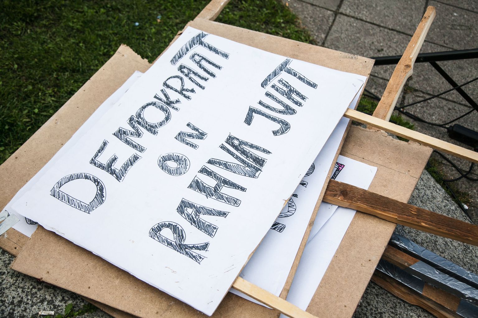Demokraatia päeva plakat.