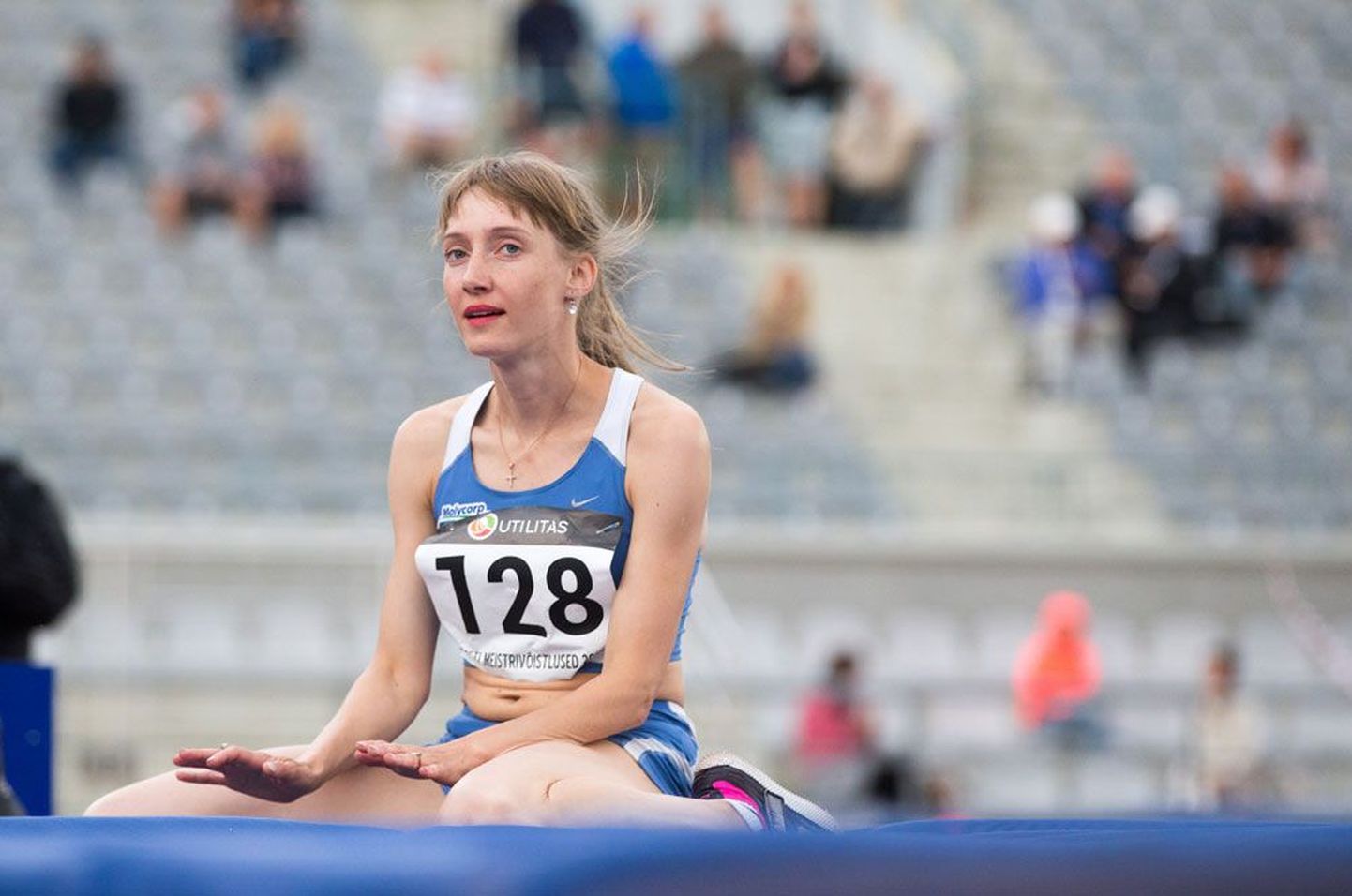Анна Ильющенко на соревнованиях чемпионата Эстонии 17 июля после последнего прыжка в своей спортивной карьере.