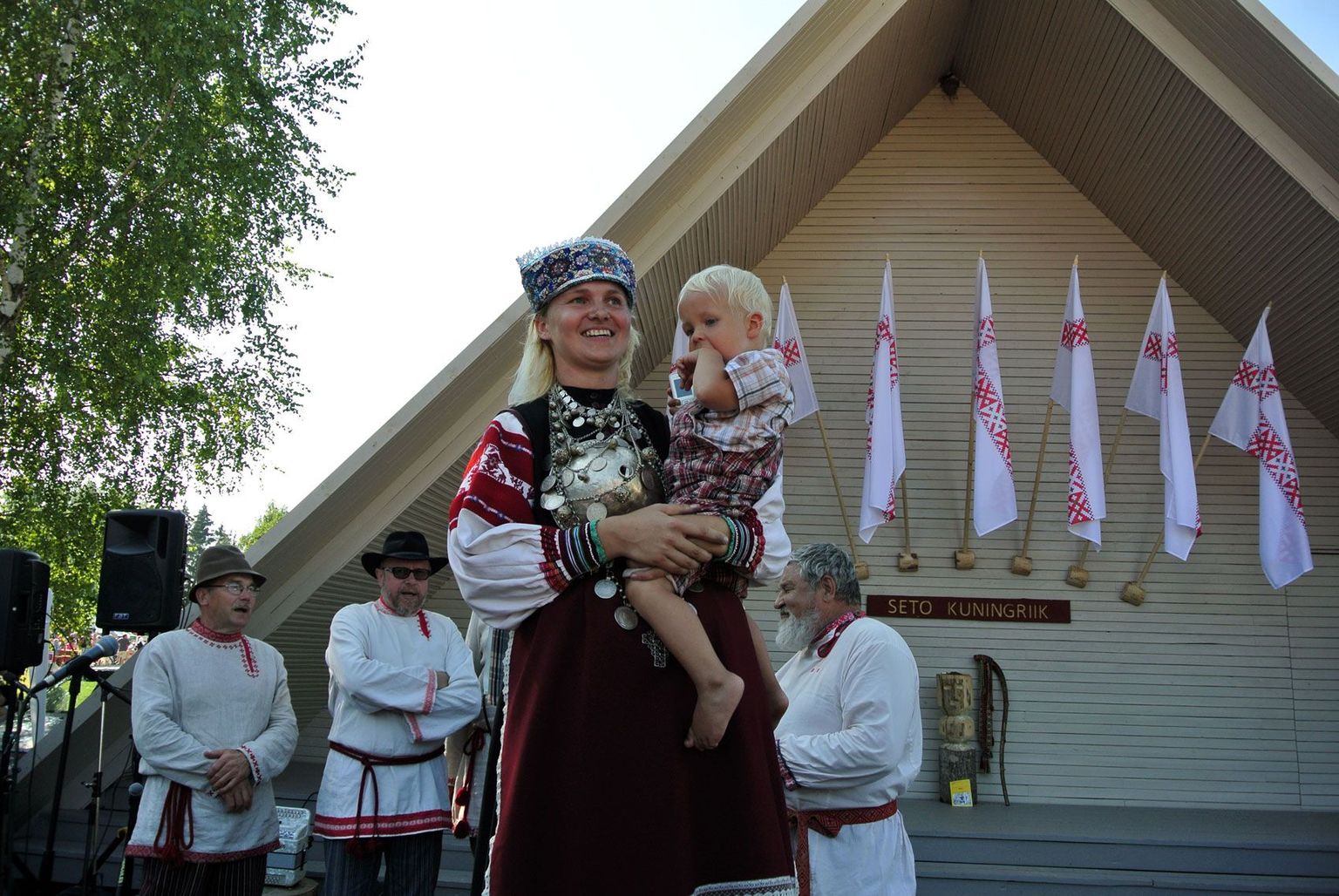 Praegune ülemsootska Annela
Laaneots lapsega.