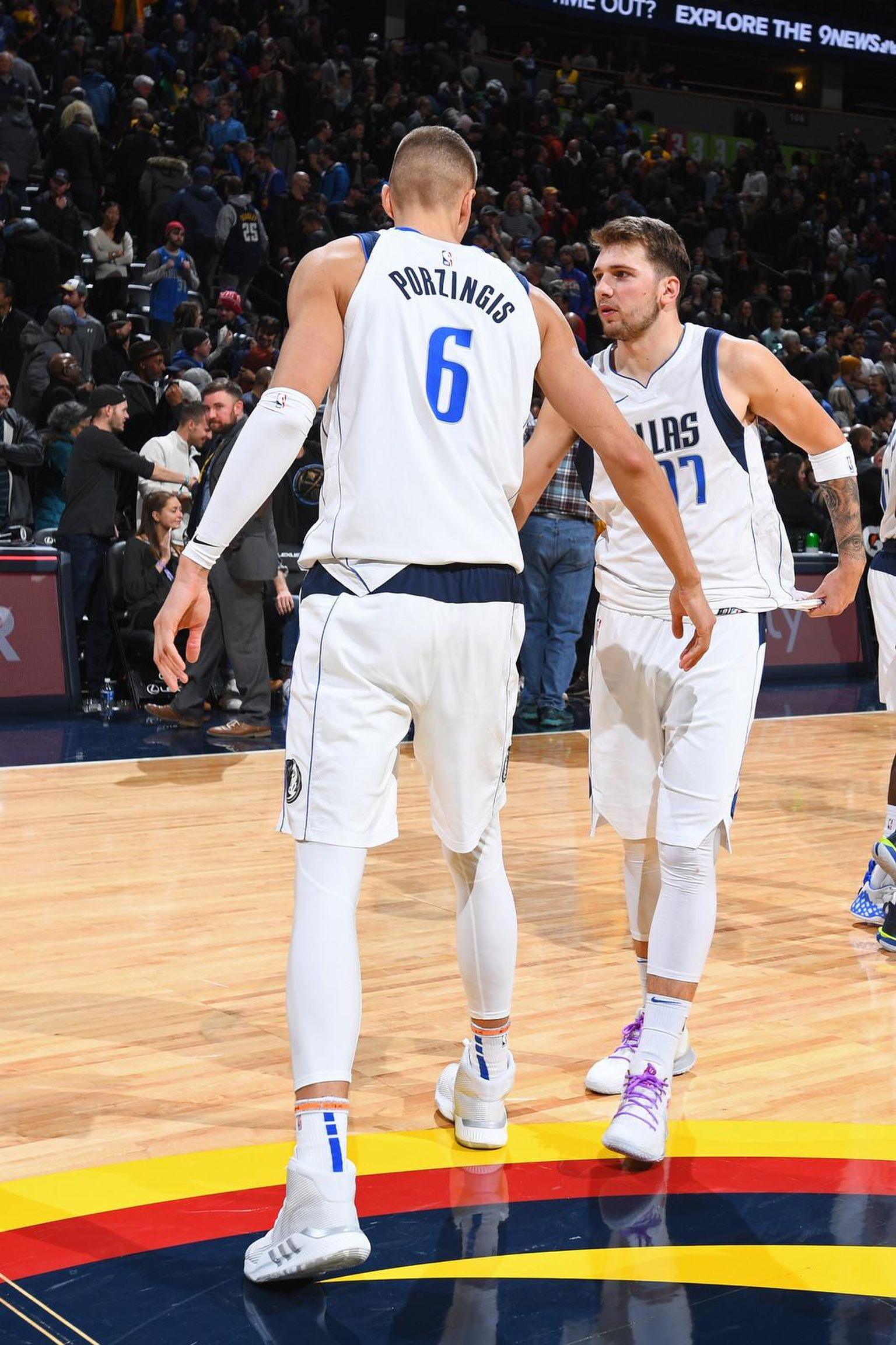 Alanud hooajal on Dallas Mavericksi liidrid lätlane Kristaps Porziņģis (vasakul) ja sloveen Luka Dončić. FOTO: mavs.com