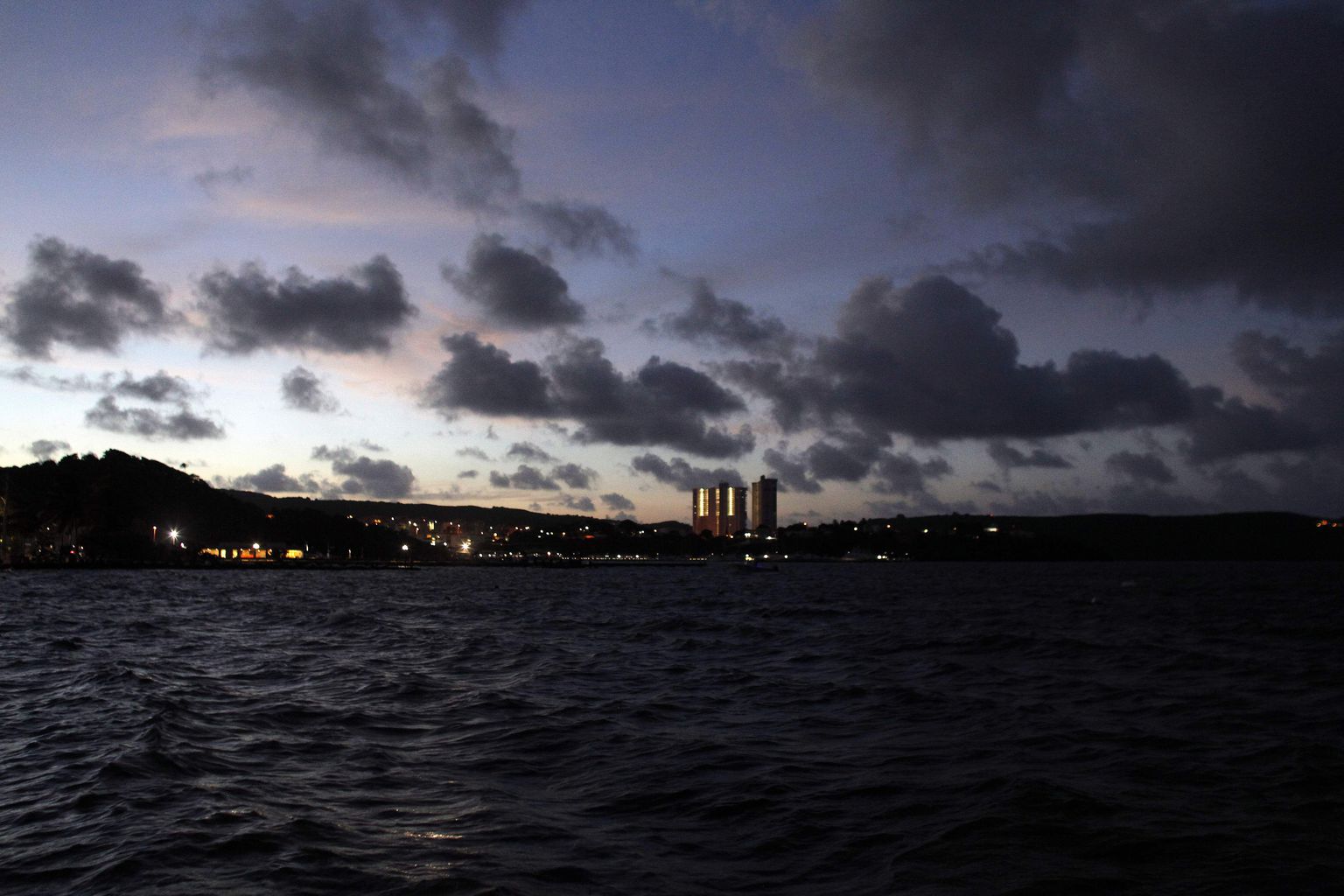 Päikeseloojang orkaaniks valmistuvas Puerto Ricos 5. septembril.