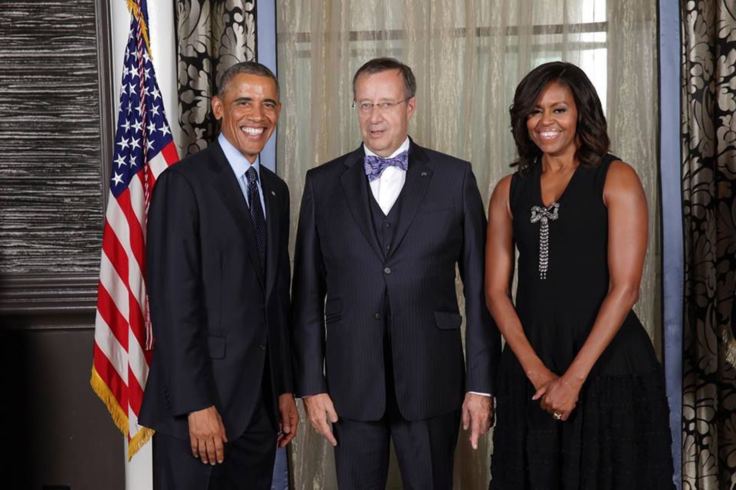 Ameerika Ühendriikide riigipea Barack Obama pidulik vastuvõtt ÜRO Peaassamblee avaistungi puhul. Toomas Hendrik Ilves poseerimas Barack Obama ja Michelle Obama vahel.