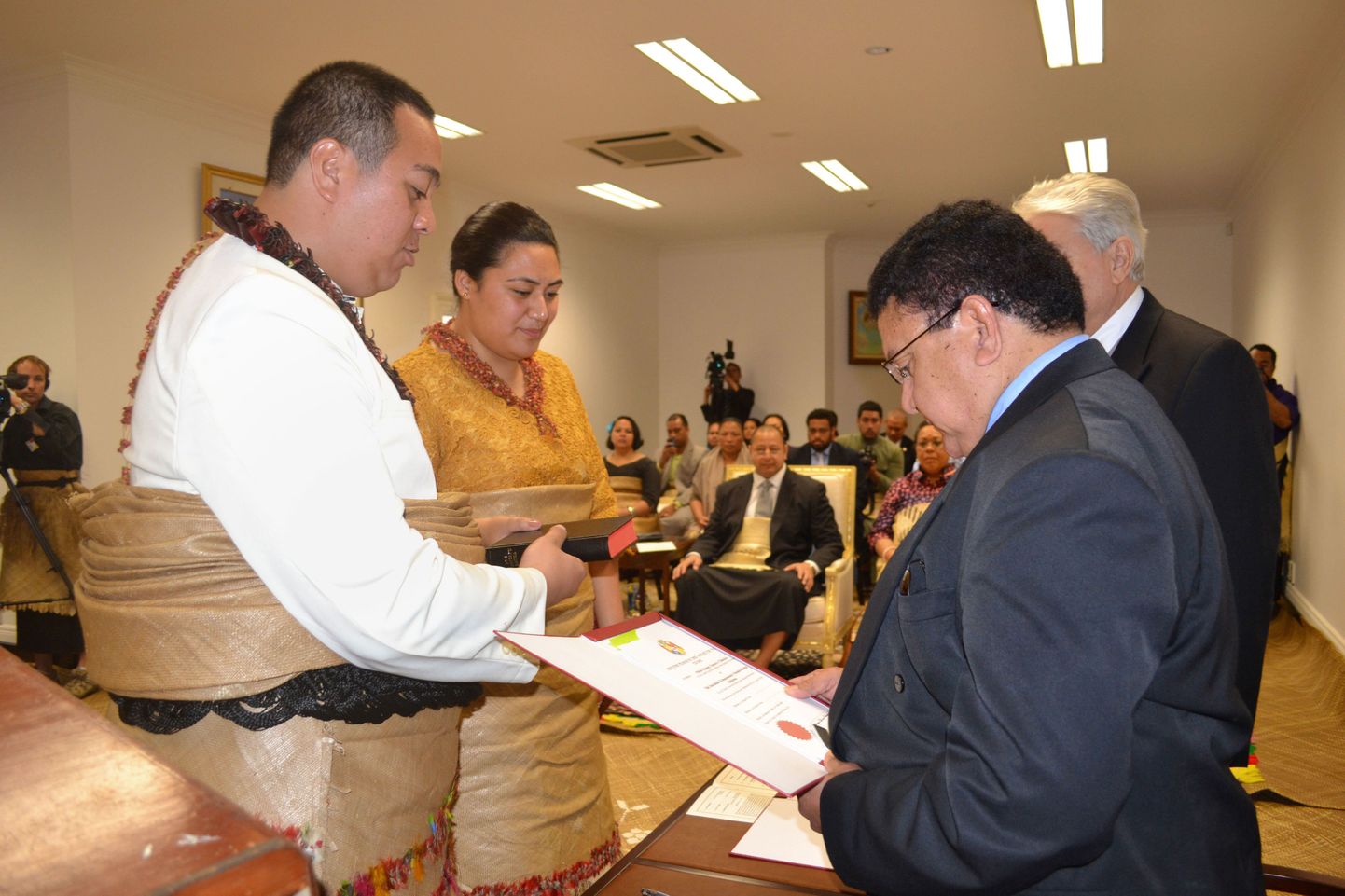 Tonga kroonprints Tupouto'a 'Ulukalala abiellus oma kihlatu Sinaitakala Tu'imatamoana 'i Fanakavakilangi Fakafanua´ga