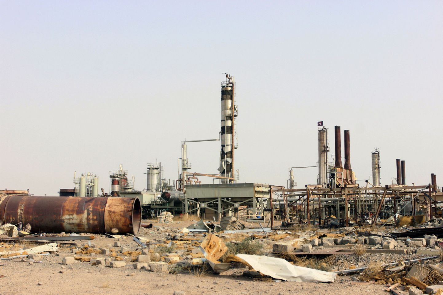 Hävitatud Beiji naftatöötlemistehas Iraagis.