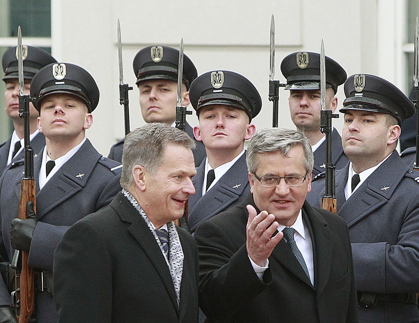 Soome president Sauli Niinistö (vasakul) koos Poola riigipea Bronisław Komorowskiga 31. märtsil Varssavis.