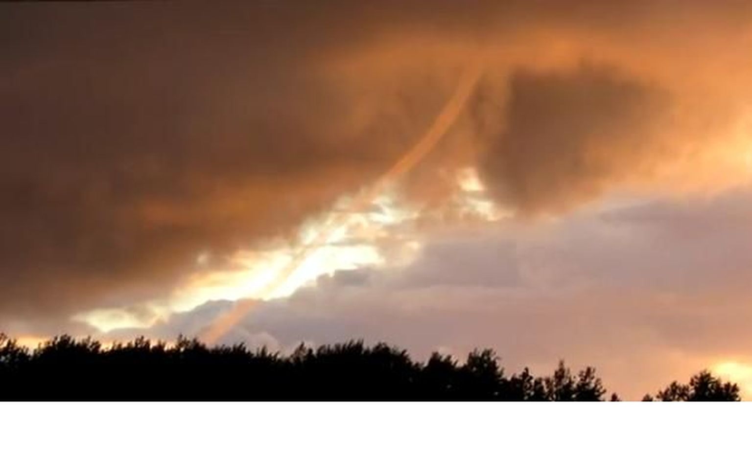 Jūrkalnēt tabanud keeristorm.