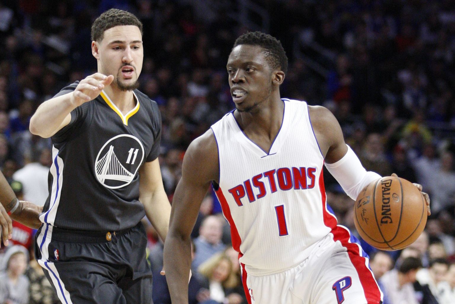 Detroit Pistonsi mängujuht Reggie Jackson (paremal) ja Golden State Warriorsi tagamees Klay Thompson.