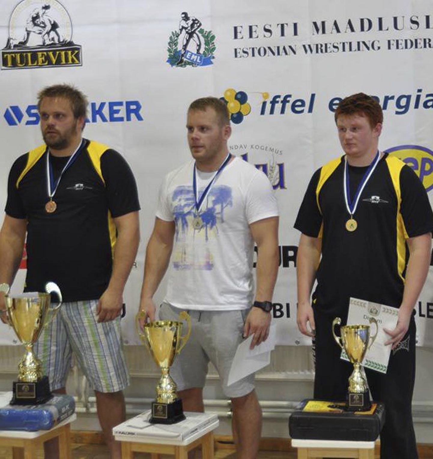 Eesti absoluutkaalu meistrivõistlused võitis Kaarel Maaten (vasakul) Ragnar Kaasiku ja Hannes Kääriku ees.
