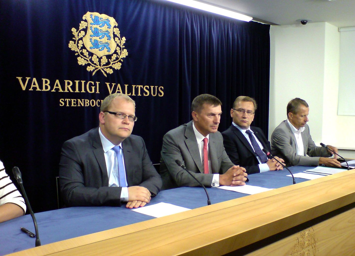 Valitsuse liikmed välisminister Urmas Paet, peaminister Andrus Ansip, majandusminister Juhan Parts, rahandusminister Jürgen Ligi.